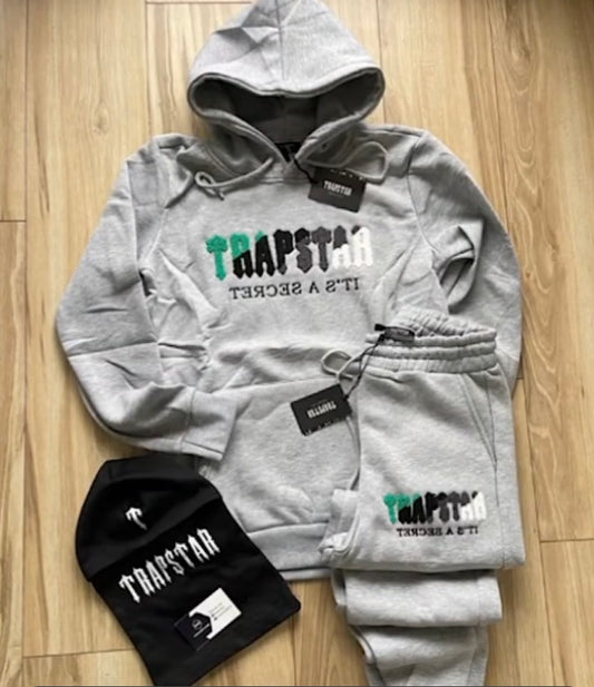 Ensemble Joggings 2 couleur trapstar avec bonnet noir chaque achat